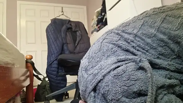 AmateurGuy23 online show from October 27, 2025, 4:24 am