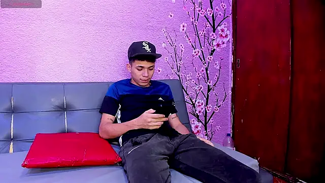 Snapshot of SecretsParty chatting on October 26, 2025, 3:29 am SecretsParty online show from October 26, 2025, 3:29 am