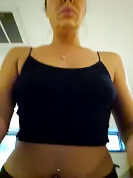 RebeccaXO  online show from April 28, 2026, 8:24 pm