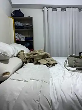 Snapshot of DulceMya6 chatting on October 19, 2025, 12:24 am DulceMya6 online show from October 19, 2025, 12:24 am