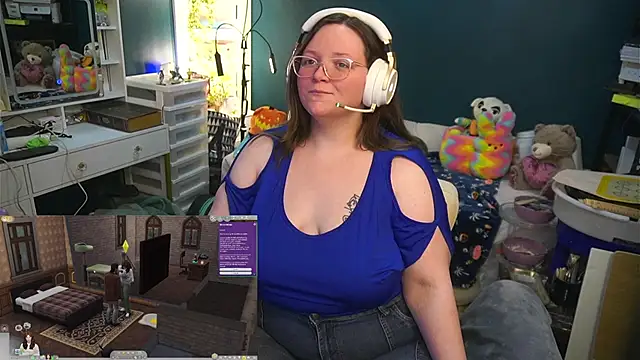 Snapshot of Geeky_Kitten chatting on October 17, 2025, 10:55 pm Geeky Kitten online show from October 17, 2025, 10:55 pm