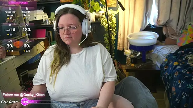 Snapshot of Geeky_Kitten chatting on September 14, 2025, 2:50 pm Geeky Kitten online show from September 14, 2025, 2:50 pm
