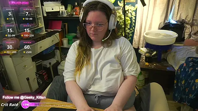 Snapshot of Geeky_Kitten chatting on September 11, 2025, 3:01 pm Geeky Kitten online show from September 11, 2025, 3:01 pm