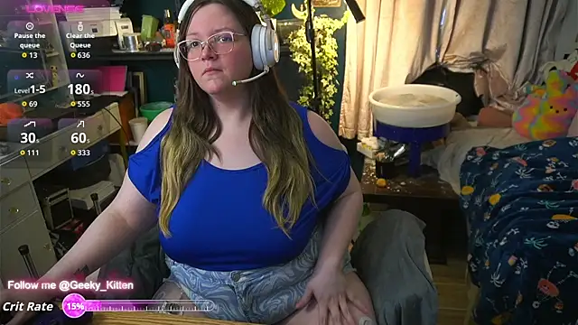 Snapshot of Geeky_Kitten chatting on September 12, 2025, 1:22 pm Geeky Kitten online show from September 12, 2025, 1:22 pm