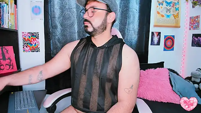 Snapshot of johnnyalx chatting on March 13, 2025, 3:17 pm johnnyalx online show from March 13, 2025, 3:17 pm