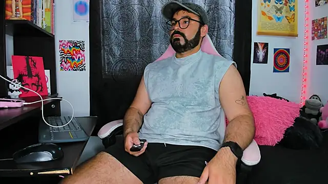 Snapshot of johnnyalx chatting on March 5, 2025, 9:26 pm johnnyalx online show from March 5, 2025, 9:26 pm