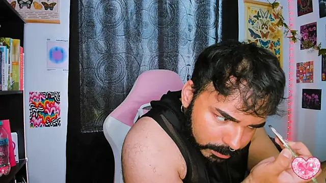 Snapshot of johnnyalx chatting on March 8, 2025, 7:20 pm johnnyalx online show from March 8, 2025, 7:20 pm