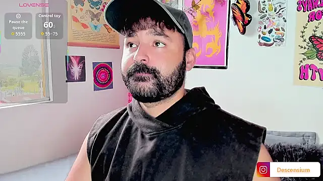 Snapshot of johnnyalx chatting on November 5, 2025, 7:39 pm johnnyalx online show from November 5, 2025, 7:39 pm