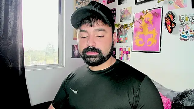 Snapshot of johnnyalx chatting on October 7, 2025, 8:10 pm johnnyalx online show from October 7, 2025, 8:10 pm