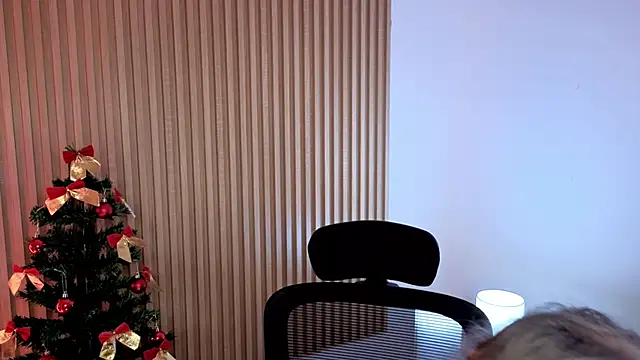 Snapshot of MarianL0ve chatting on November 29, 2025, 10:59 am MarianL0ve online show from November 29, 2025, 10:59 am