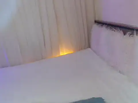 arilovesyou143 online show from October 4, 2025, 5:14 pm