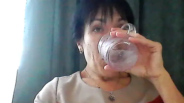 SunnyAmorre online show from September 20, 2025, 1:27 pm