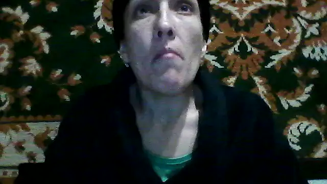 SunnyAmorre online show from April 15, 2026, 7:07 pm