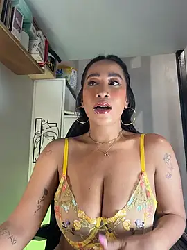 Snapshot of AsianMilfSheryl chatting on June 25, 2026, 4:54 am AsianMilfSheryl online show from June 25, 2026, 4:54 am