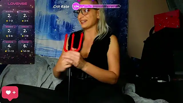 Snapshot of KittyMia chatting on December 5, 2025, 8:28 pm KittyMia online show from December 5, 2025, 8:28 pm