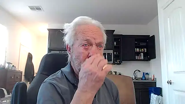 rockpoint69 online show from December 3, 2025, 2:16 pm