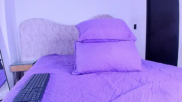 shelsyloreds online show from November 24, 2025, 11:54 am