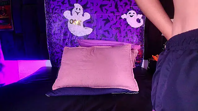 shelsyloreds online show from October 27, 2025, 11:55 am