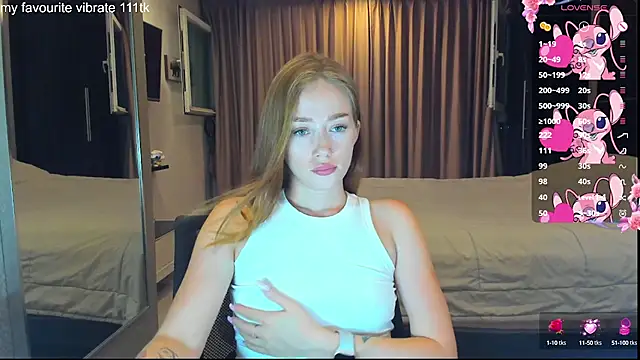 Hot Mia  online show from September 27, 2025, 11:49 am