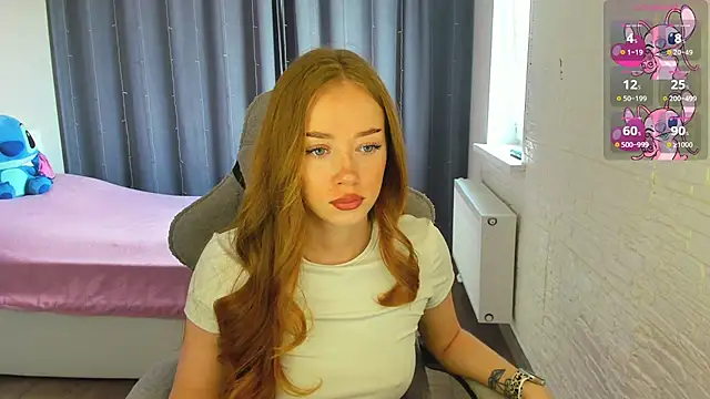 Hot Mia  online show from July 4, 2026, 8:10 am