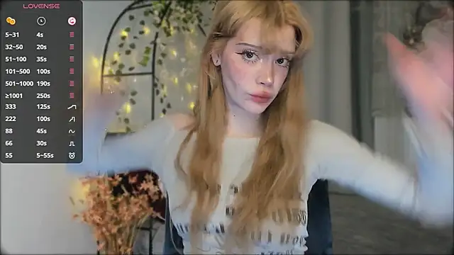 boobsybootie online show from April 7, 2026, 8:32 pm