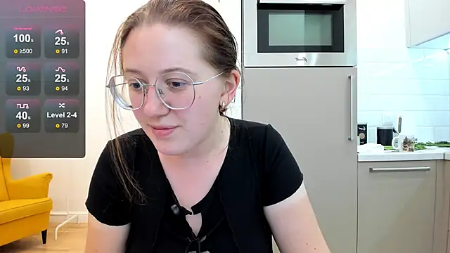 Snapshot of Charmy_Gracy chatting on June 10, 2026, 7:04 pm Charmy Gracy online show from June 10, 2026, 7:04 pm