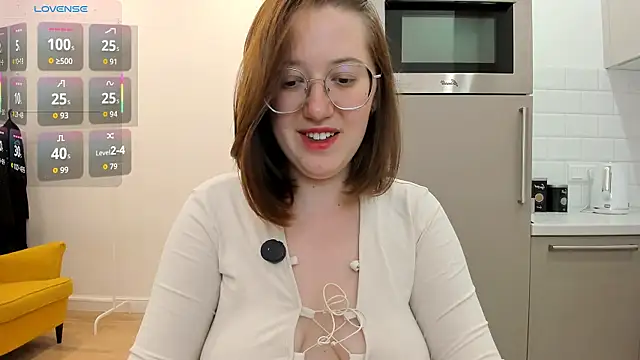 Snapshot of Charmy_Gracy chatting on June 19, 2026, 8:42 am Charmy Gracy online show from June 19, 2026, 8:42 am
