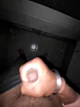 Snapshot of breejs chatting on December 17, 2025, 2:55 pm breejs online show from December 17, 2025, 2:55 pm