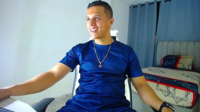 Snapshot of DavidAngell7 chatting on February 4, 2026, 4:18 am DavidAngell7 online show from February 4, 2026, 4:18 am