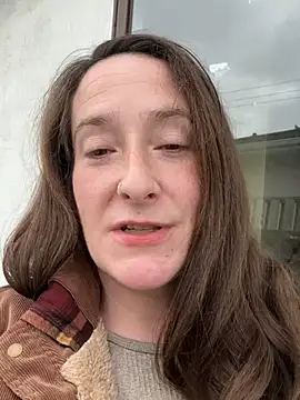 Mini And The Bear online show from April 13, 2026, 5:28 pm