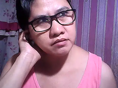 Snapshot of sweetsosie18 chatting on November 25, 2025, 12:00 am sweetsosie18 online show from November 25, 2025, 12:00 am