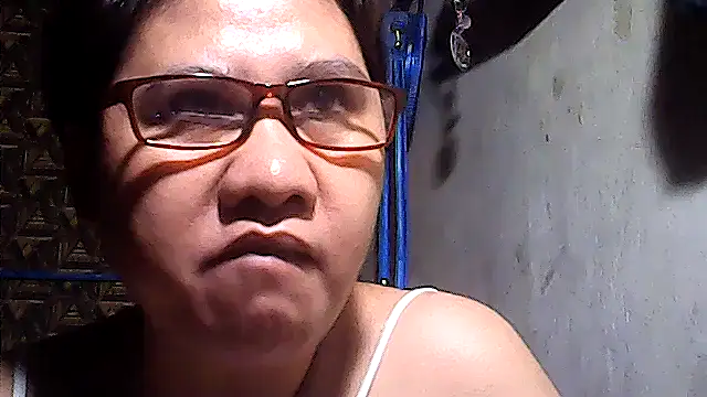 sweetsosie18 online show from April 8, 2026, 7:48 pm