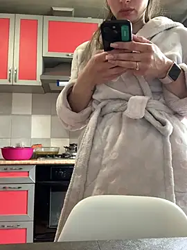 SeducingYoghourt online show from April 22, 2026, 11:39 am