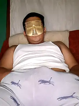 Efrain2090 online show from November 14, 2025, 5:33 am