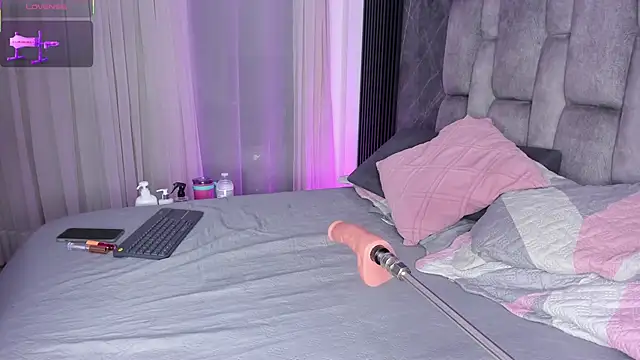 Snapshot of emily_fox1 chatting on October 10, 2025, 12:06 pm emily fox1 online show from October 10, 2025, 12:06 pm