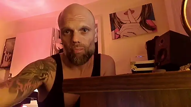 Snapshot of Ladyshaker82 chatting on November 2, 2025, 6:07 am Ladyshaker82 online show from November 2, 2025, 6:07 am