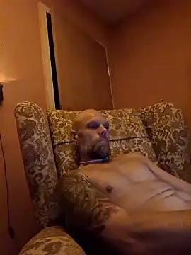 Ladyshaker82 online show from November 6, 2025, 4:05 am