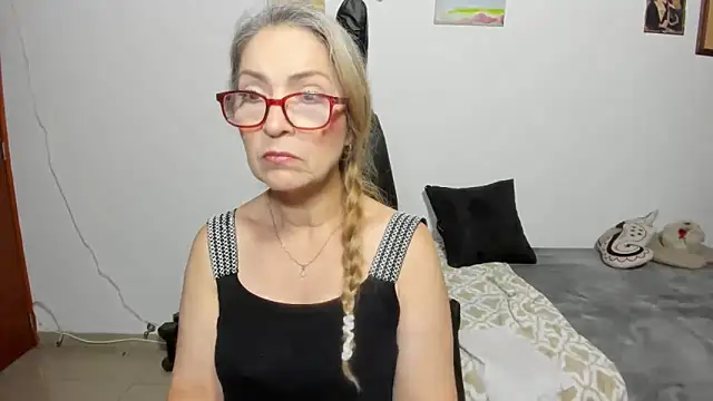 D-yanamilf online show from October 10, 2025, 11:16 pm