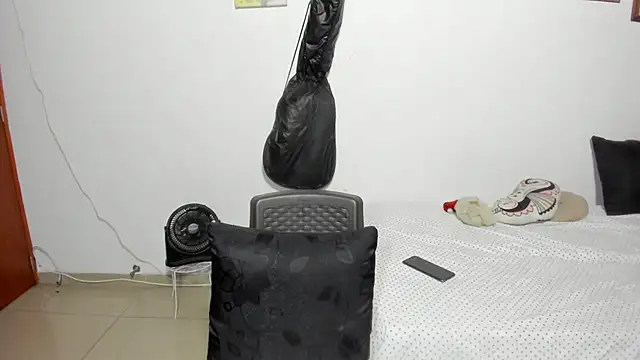 D-yanamilf online show from September 14, 2025, 11:38 pm