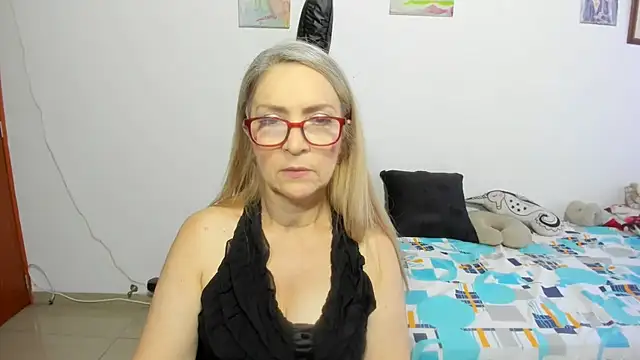 D-yanamilf online show from September 20, 2025, 9:42 pm