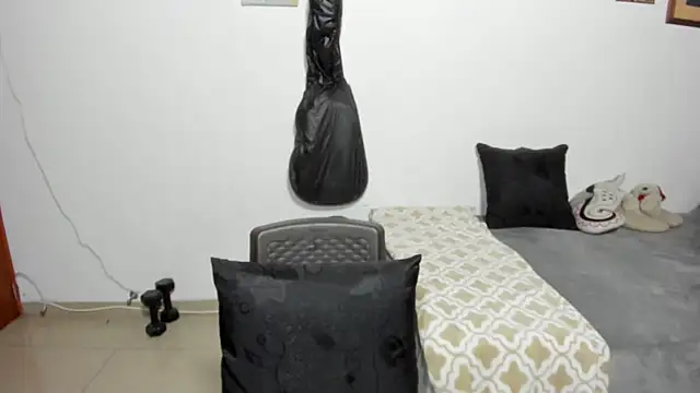 D-yanamilf online show from October 10, 2025, 9:32 am