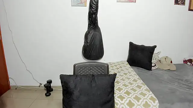 D-yanamilf online show from October 16, 2025, 8:00 am