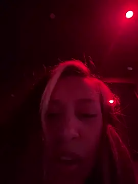 Snapshot of LunaGelatti chatting on February 14, 2025, 2:28 am LunaGelatti online show from February 14, 2025, 2:28 am