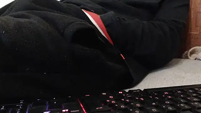 Snapshot of VASKOS178 chatting on November 25, 2025, 12:16 pm VASKOS178 online show from November 25, 2025, 12:16 pm