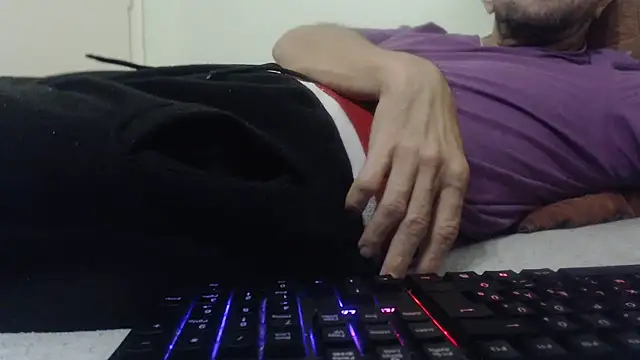 Snapshot of VASKOS178 chatting on October 5, 2025, 7:04 pm VASKOS178 online show from October 5, 2025, 7:04 pm