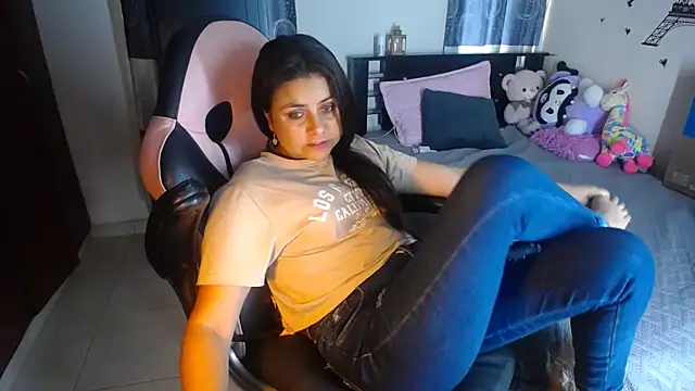 Snapshot of violeta_campbell chatting on November 20, 2025, 8:31 pm violeta campbell online show from November 20, 2025, 8:31 pm