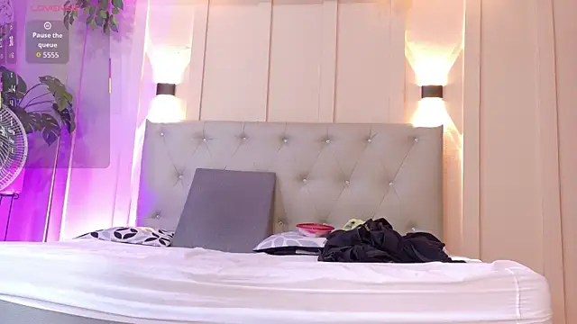 Snapshot of nicol_snow chatting on November 9, 2025, 1:37 pm nicol snow online show from November 9, 2025, 1:37 pm