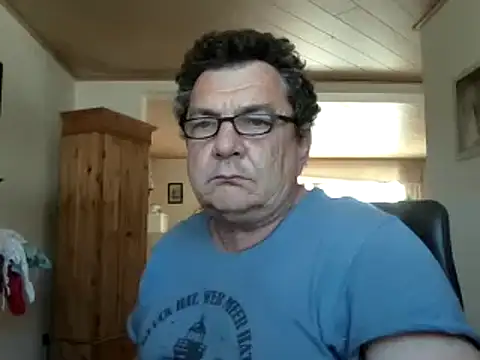 Snapshot of Nobbie444 chatting on April 28, 2026, 1:37 pm Nobbie444 online show from April 28, 2026, 1:37 pm