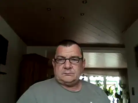 Snapshot of Nobbie444 chatting on May 17, 2026, 11:43 am Nobbie444 online show from May 17, 2026, 11:43 am