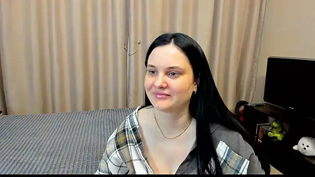 Snapshot of AlanaBrox chatting on May 14, 2026, 8:28 pm AlanaBrox online show from May 14, 2026, 8:28 pm